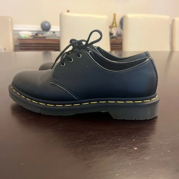 Classic Black Leather Dr. Martens Oxfords - Picture 1 of 5